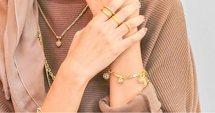 راهنمای ست کردن پوشاک راحتی با اکسسوری مینیمال
