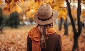 در فصل پاییز از چه ترکیب رنگی برای لباس‌هایمان استفاده کنیم؟