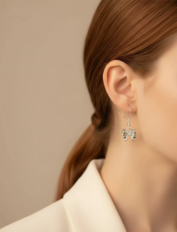 گوشواره آویز پاپیونی زمستانی - شیک و گرم در سردترین روزها