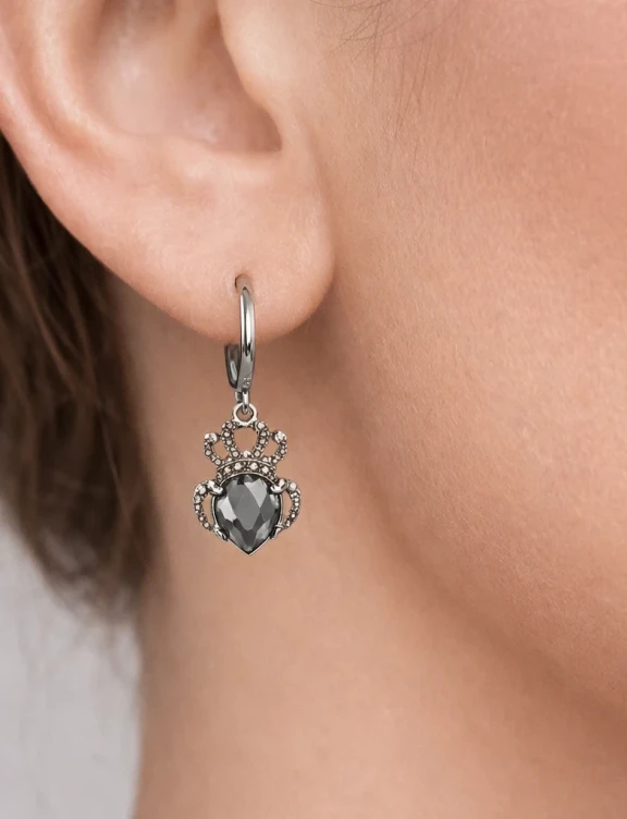 گوشواره حلقه ای چفتی تک گوش با آویز تاج و نگین اشک